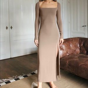 Aritzia Wilfred bodycon in BLACK